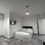 Kledi Apartment *